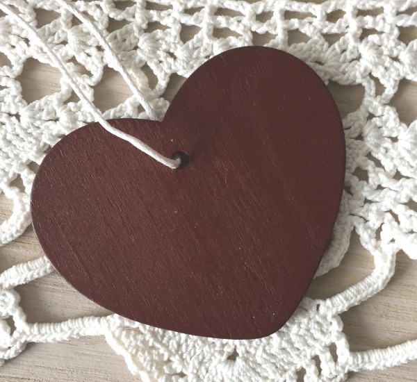 kleine Geschenkanhänger Herz aus Holz bordeaux-rot, 4 Stk