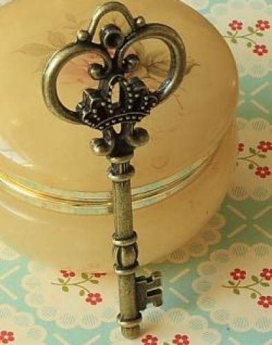 vintage Key Schlüssel Charm