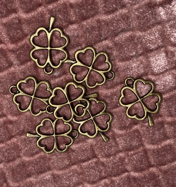 10 Stk. Charm Kleeblatt Bronze