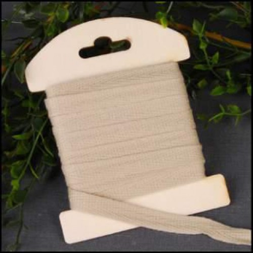 5 Meter Baumwollband Borte beige auf Garnkarte aus Holz