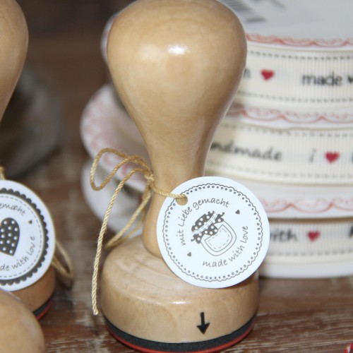 runder Stempel 'mit Liebe gemacht / made with love'