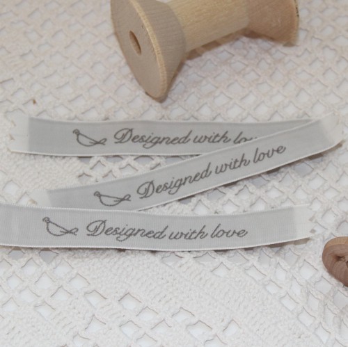 3 gewebte Etiketten designed with love